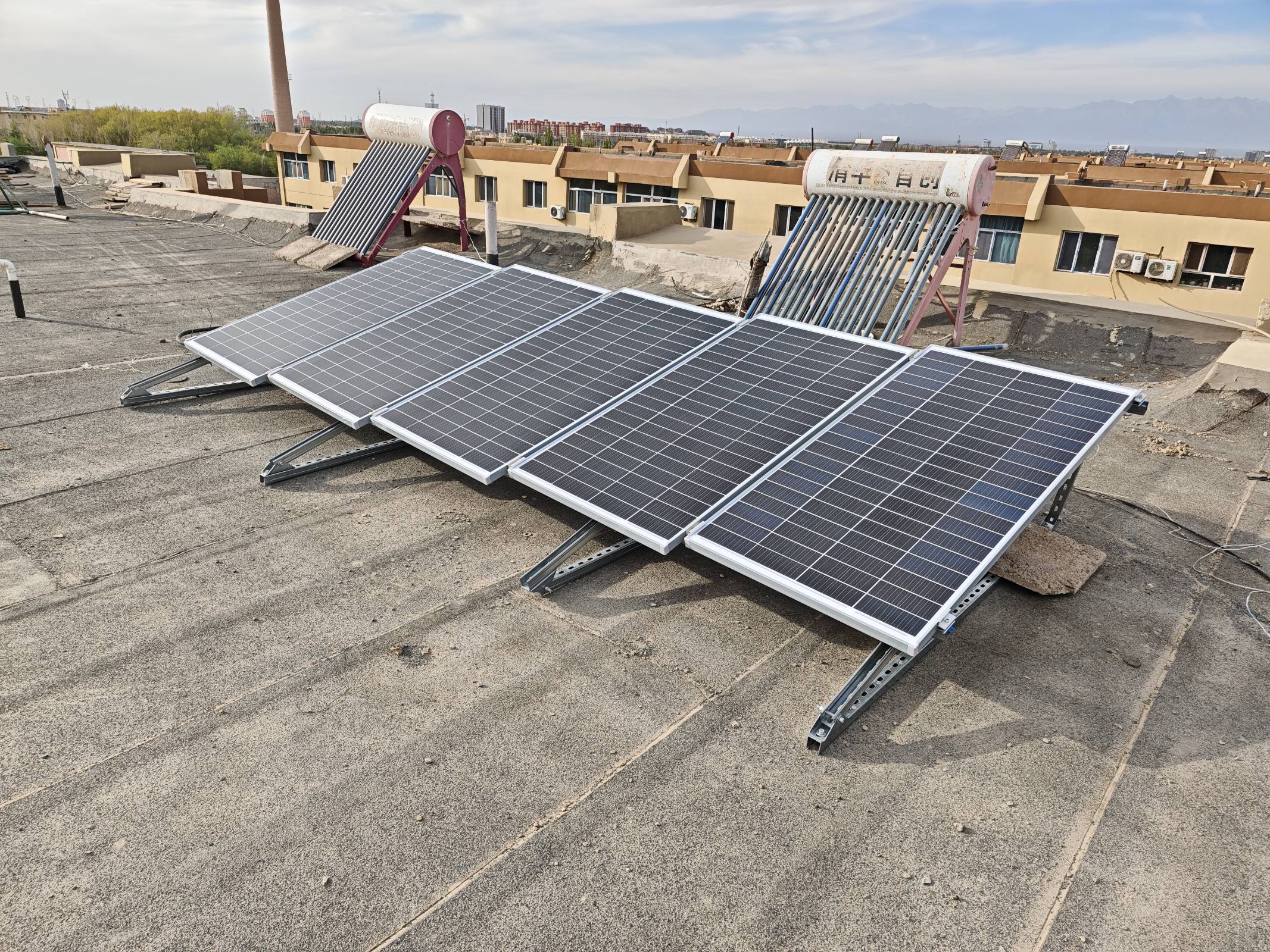 哈密屋顶光伏记：1.6kW 太阳能 + Growatt 一体机，自建家庭备电系统